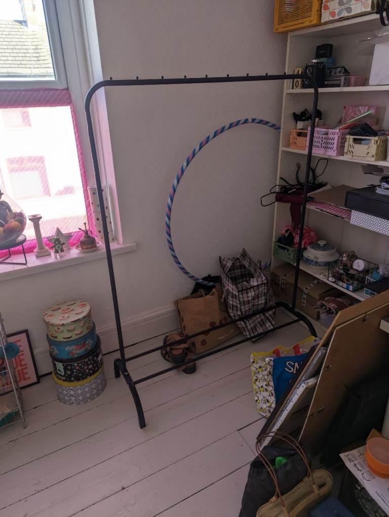 Black Single Clothes Rail