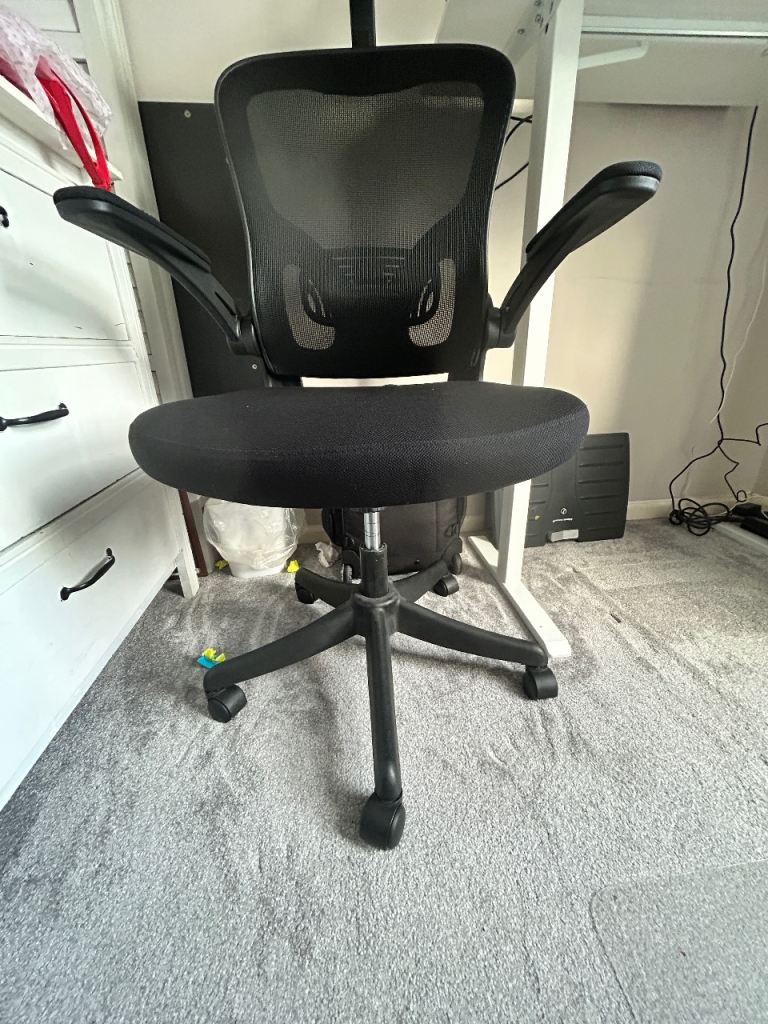 Black office chair 