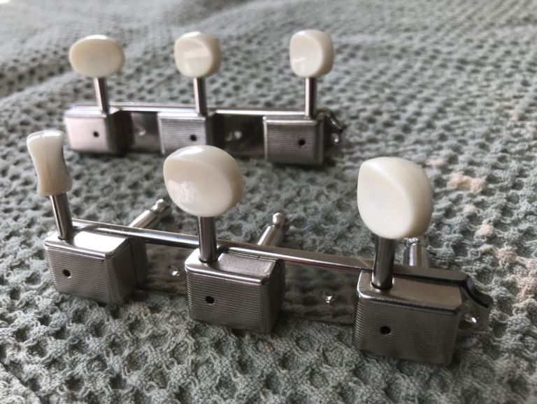 Button tuners / tuning pegs