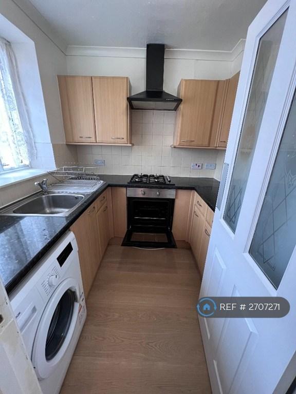 1 bedroom flat in High Street South, Dunstable, LU6 (1 bed) (#2707271)