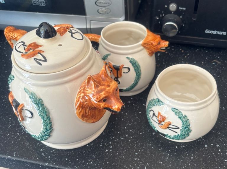 Portland pottery tea set