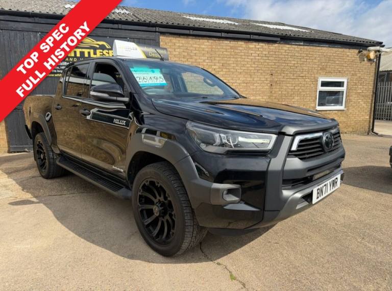 2021 Toyota Hilux 2.8 D-4D Invincible X Pickup Double Cab 4dr Diesel Auto 4WD Euro 6 (s/s) (2 PIC...