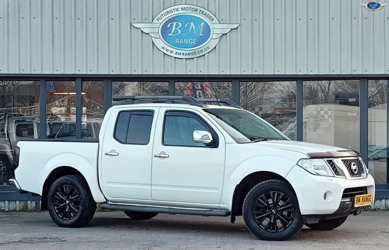 NISSAN NAVARA 2.5 dCi Tekna White Manual Diesel 2011