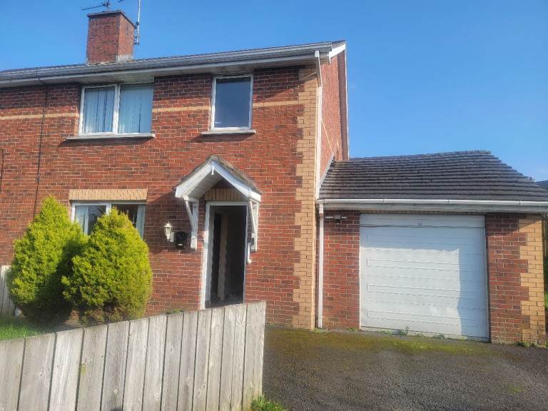 3 Bed semi-detached house to let
