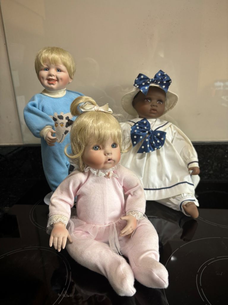 ASHTON DRAKE PORCELAIN COLLECTABLE DOLLS 