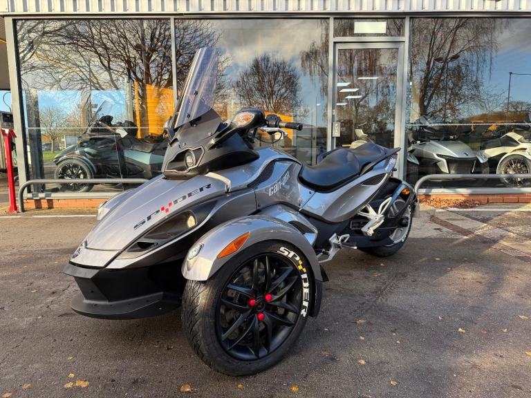 2013 Can-Am Spyder RS 990cc 5 speed manual trike in Magnessium grey metallic 