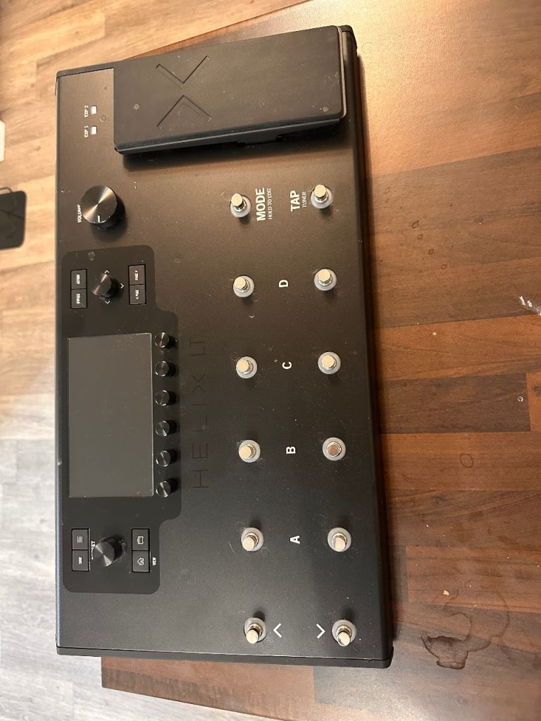 Line 6 Helix LT Floor Guitar Amp Modeller and Multi Effects Processor Pedal