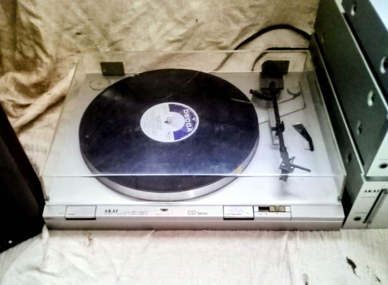 Retro Akai Hi Fi system