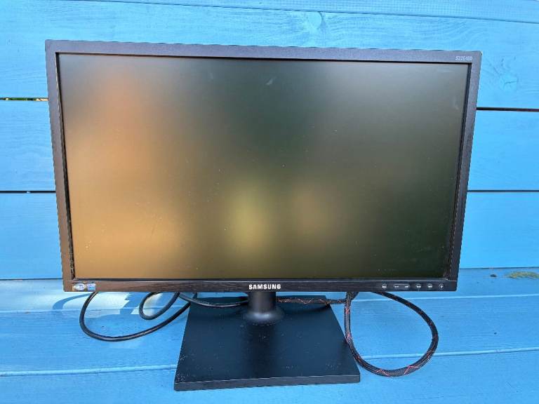 Samsung Computer 21" Widescreen Monitor – Good Working Order