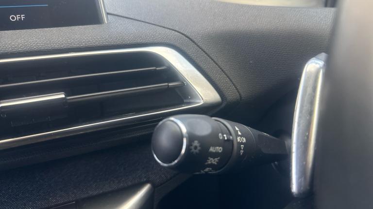 2019 Peugeot 3008 1.2 PureTech Allure EAT Euro 6 (s/s) 5dr SUV Petrol Automatic