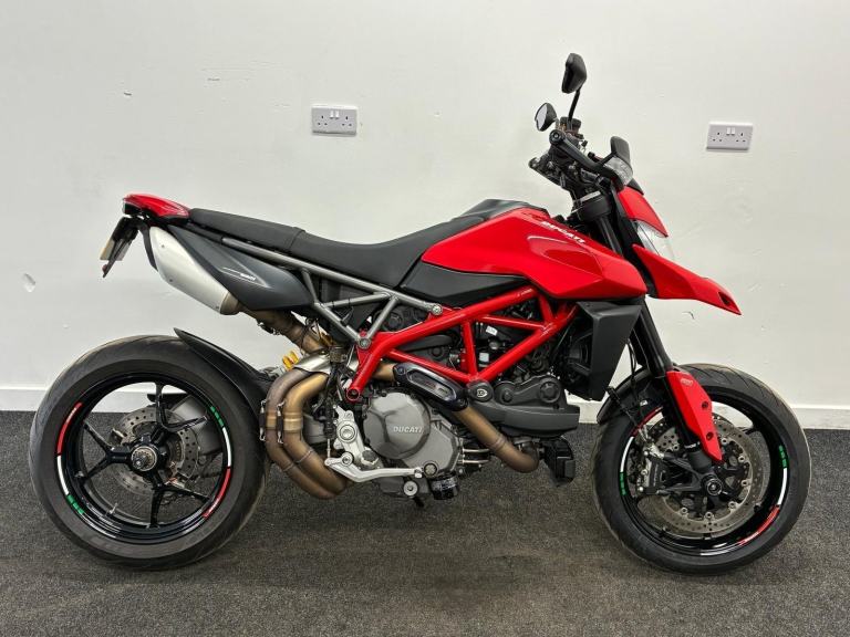 DUCATI HYPERMOTARD 950 ** BELTS DONE - CRASH PROTECTORS - MARCH 27 MOT **