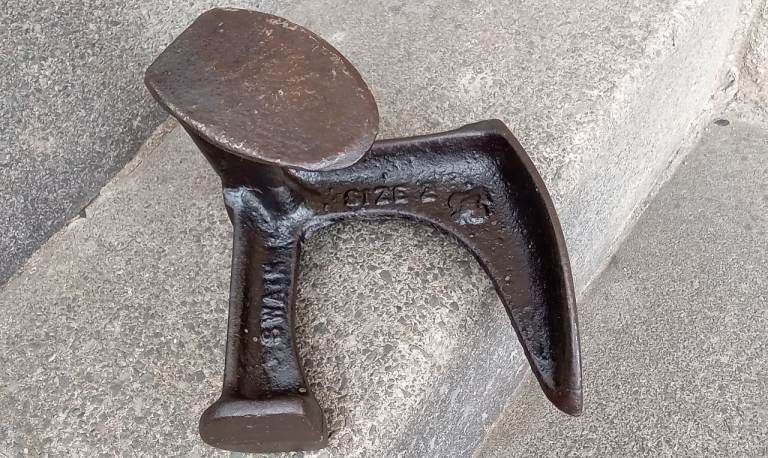 Vintage Cast Iron Cobbler's Anvil 