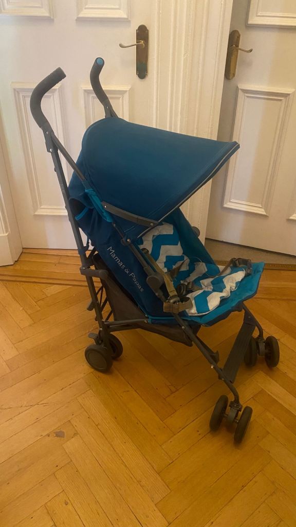 Mamas & Papas space saving folding push chair 