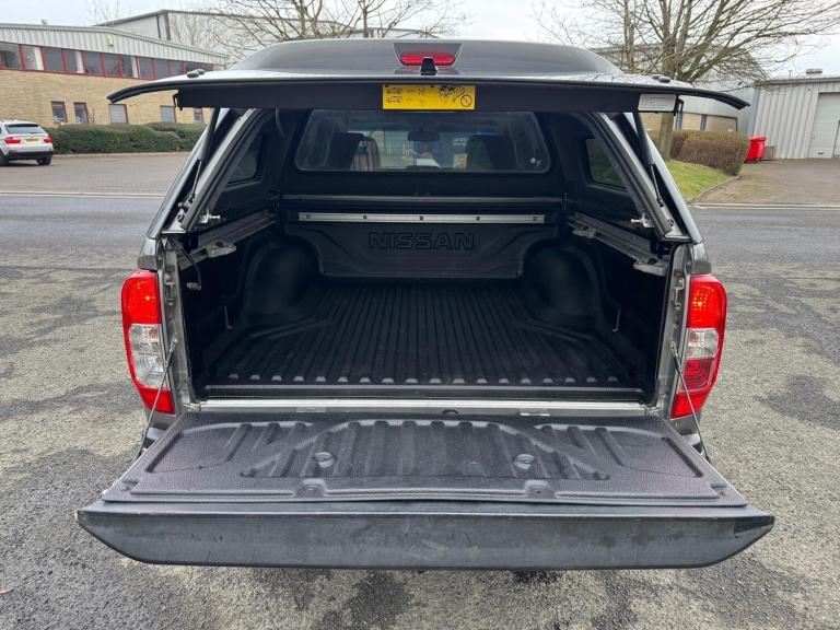 2017 Nissan Navara Double Cab Pick Up Tekna 2.3dCi 190 4WD Auto PICK UP DIESEL Automatic