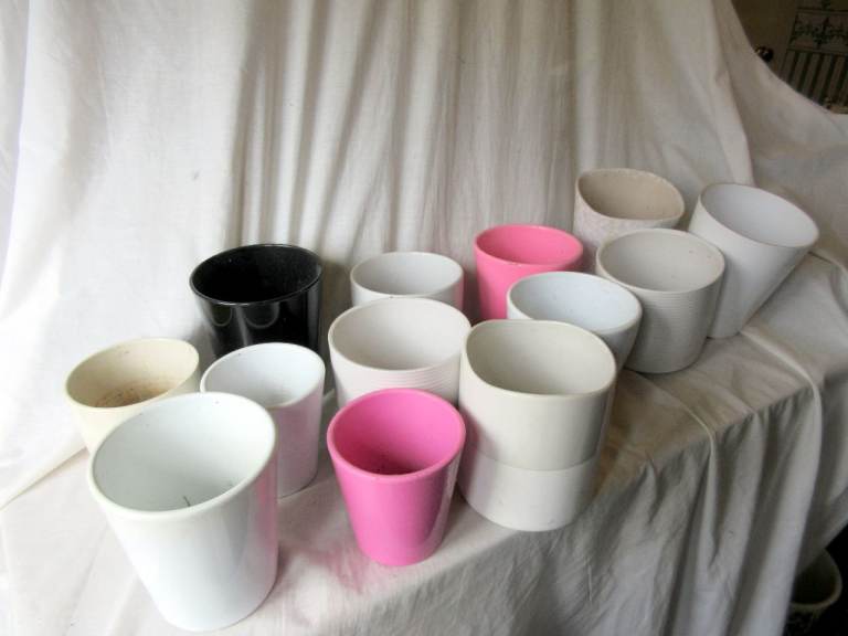 13 CERAMIC PLANTERS