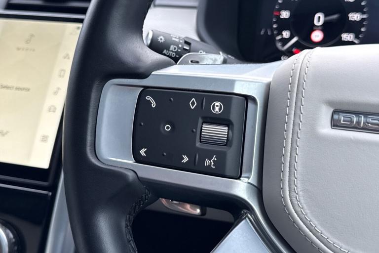 2024 Land Rover Discovery 3.0 D300 Dynamic HSE 5dr SUV DIESEL Automatic