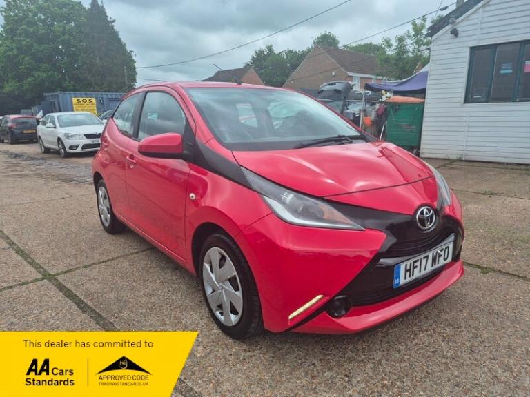 Toyota AYGO 1.0 VVT-i x-play Hatchback 5dr Petrol Manual Euro 6 (68 ps)