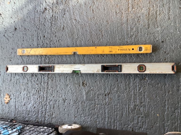2 x spirit levels