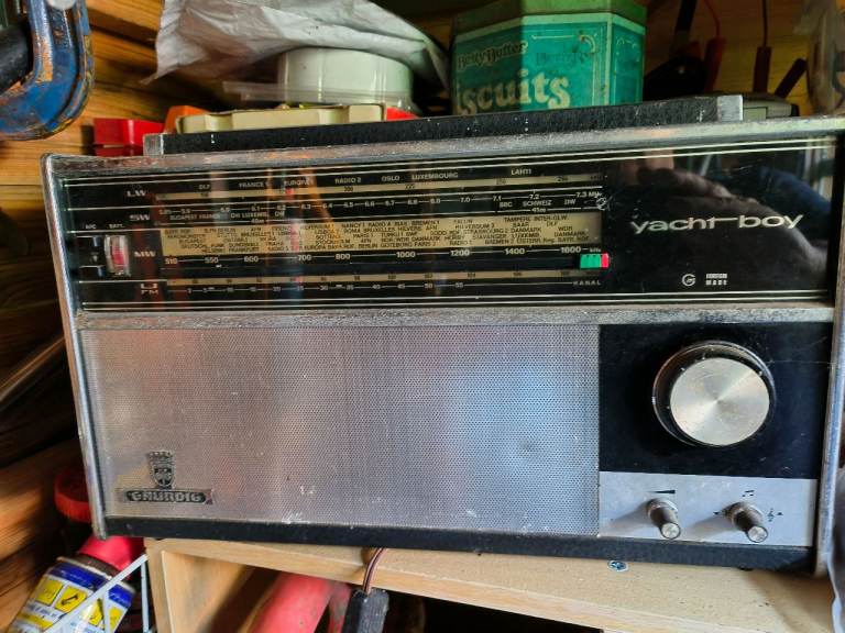 Vintage Grundig Yacht-Boy radio 