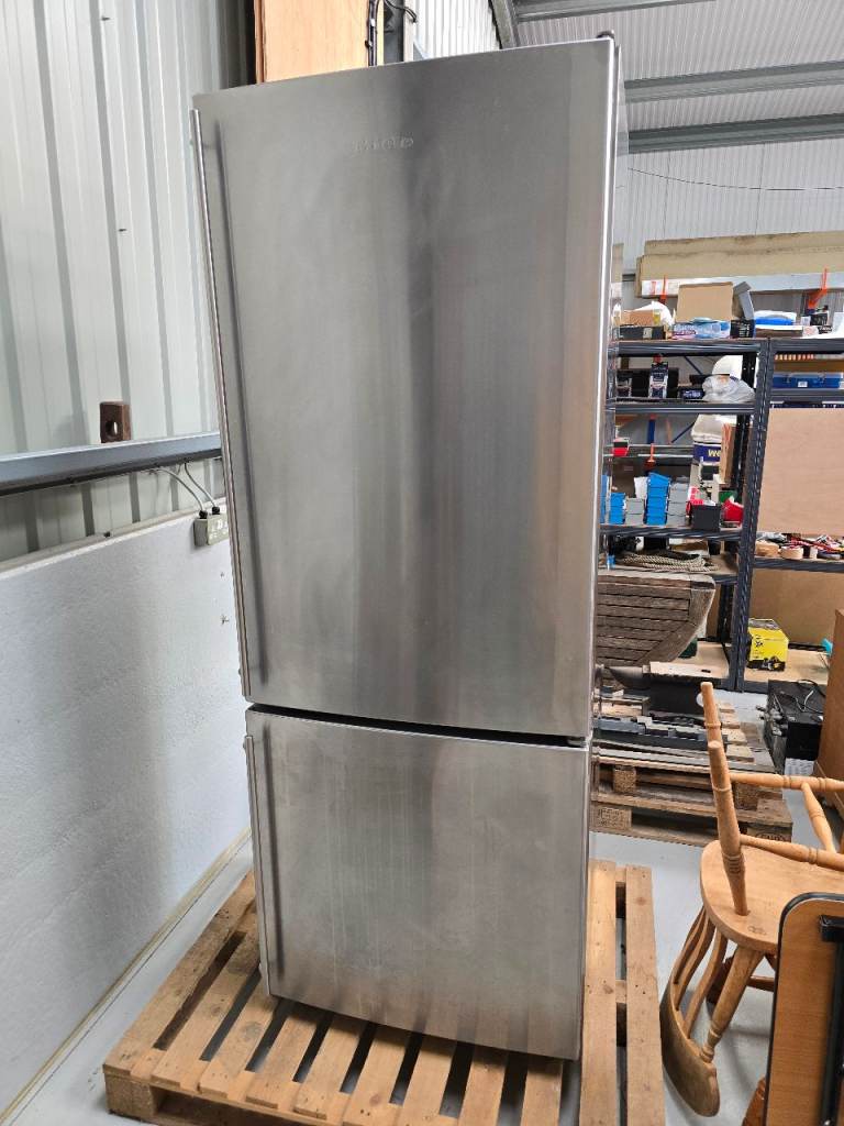 Miele Fridge Freezer – Working – Ideal for Garage or Workshop