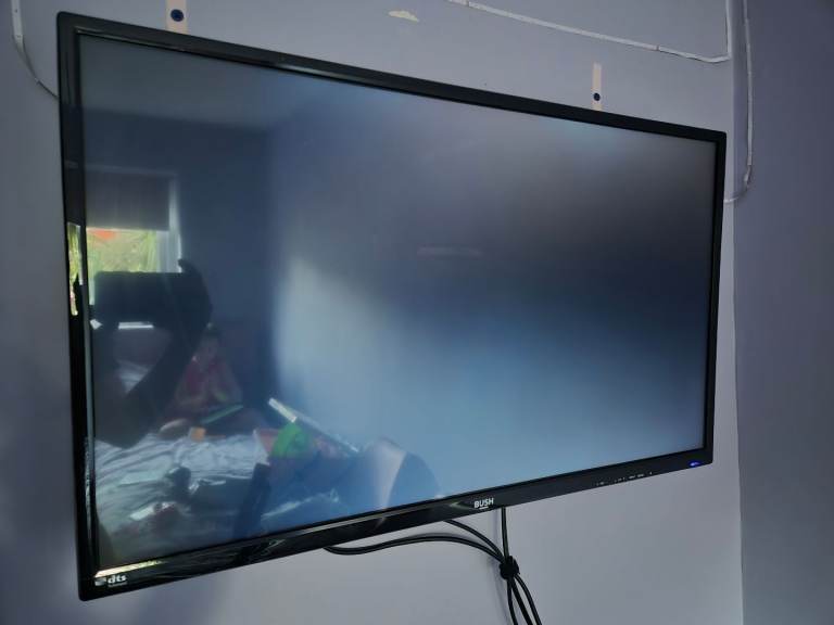 Bush Flat Screen TV – Good Condition, Wall Mountable