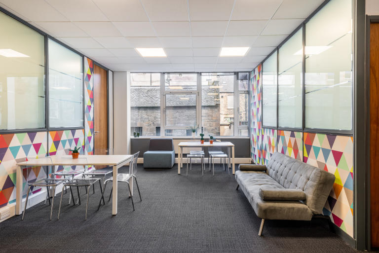 Edinburgh - EH22ER \ Move-In Ready Office for 3 Workstations