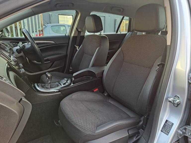 2014 Vauxhall Insignia 2.0 CDTi ecoFLEX Tech Line Sports Tourer Euro 5 (s/s) 5dr ESTATE Diesel Ma...