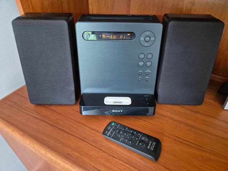 Sony micro hi-fi component system CMT-LX40I with remote control and in excellent condition