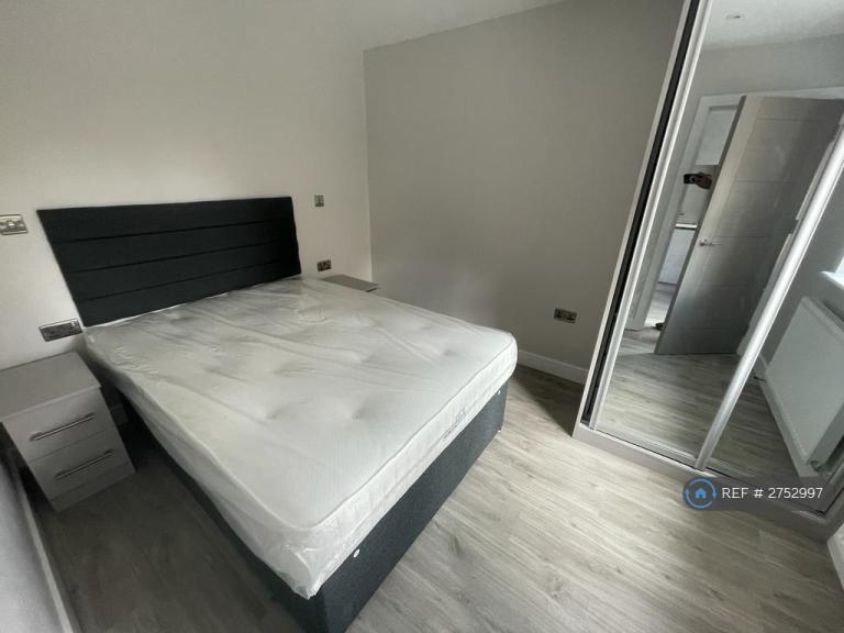 1 bedroom flat in Oxford Road, Reading, RG1 (1 bed) (#2752997)