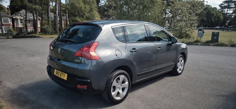 Peugeot, 3008, Hatchback, 2011, Semi-Auto, 1560 (cc), 5 doors