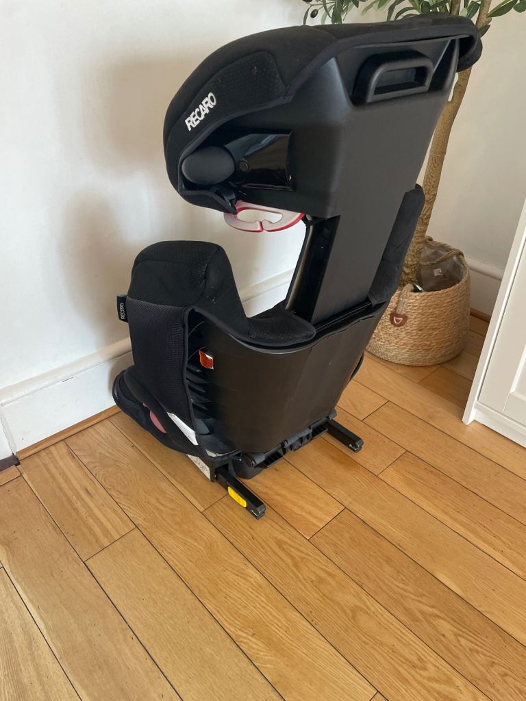 Recaro sports car seat with isofix