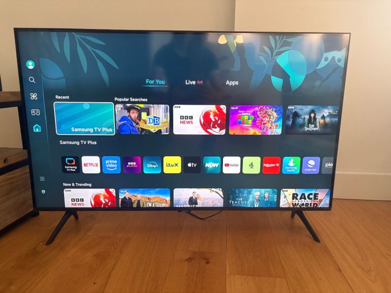 Samsung Crystal UHD CU7100 43 inch Smart TV – As Good As New