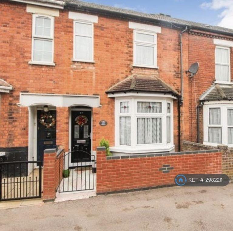 3 bedroom house in Stafford Road, Bedford, MK42 (3 bed) (#2982211)