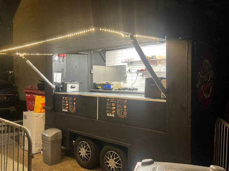 Food trailer 
