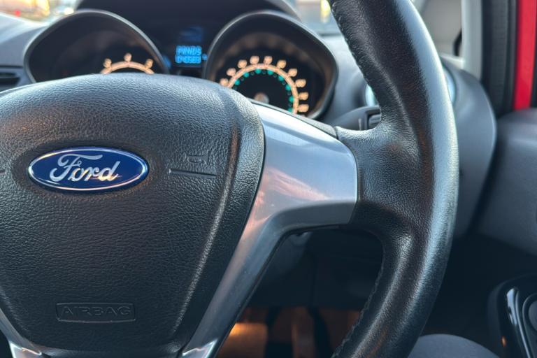  Ford Fiesta 1.6 Zetec Hatchback 3dr Petrol Powershift Euro 5 105 Ps Petrol