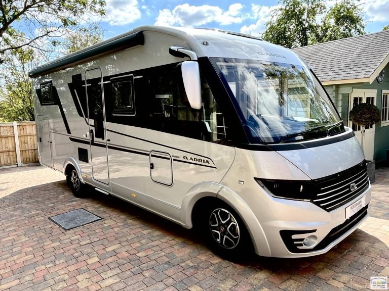 Adria Sonic Supreme 700 DL, 1 Owner Automatic, 8,109 Miles