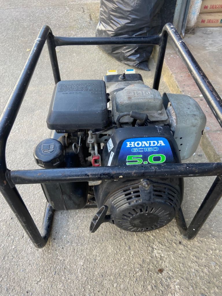 Petrol generator 