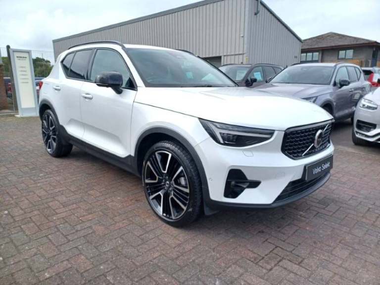VOLVO XC40 2.0 B3P Ultra Dark 5dr Auto