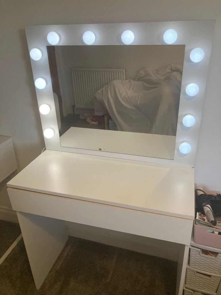 Beauty desk and computer table