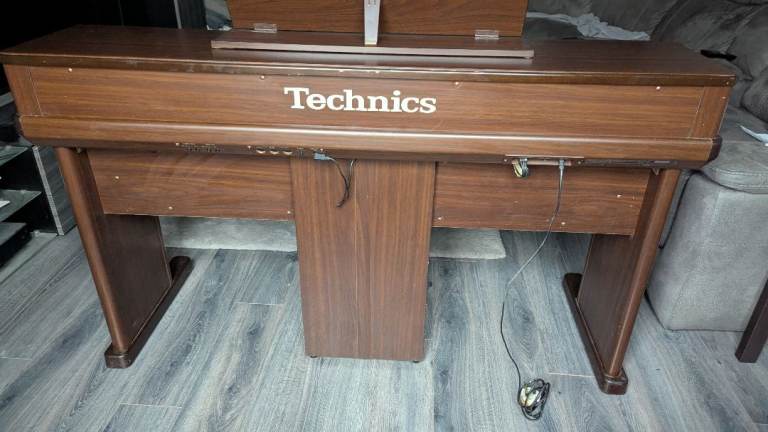 Technics - Digital Burnt Mahogany Piano - PX-PR350(5)
