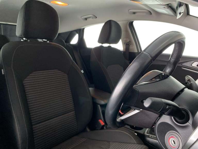 2022 Kia Ceed 1.0T GDi ISG 2 5dr Hatchback PETROL Manual