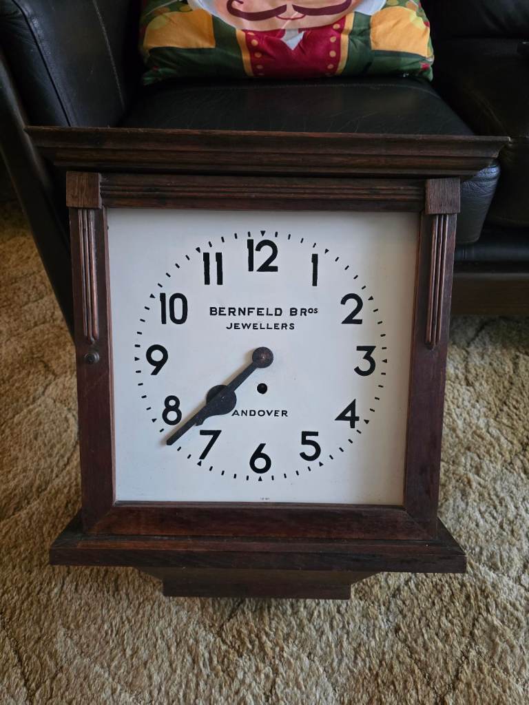 Andover Jewellers clock
