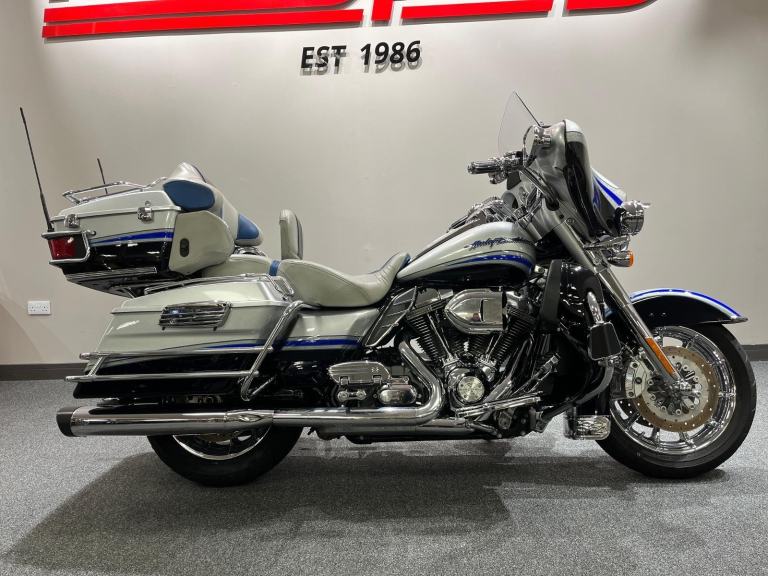 Harley-Davidson FLHTCUSE Electra Glide 1800, 2009