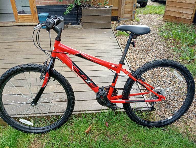 Piranha Blaze 24 inch Wheel Size Kids Mountain Bike