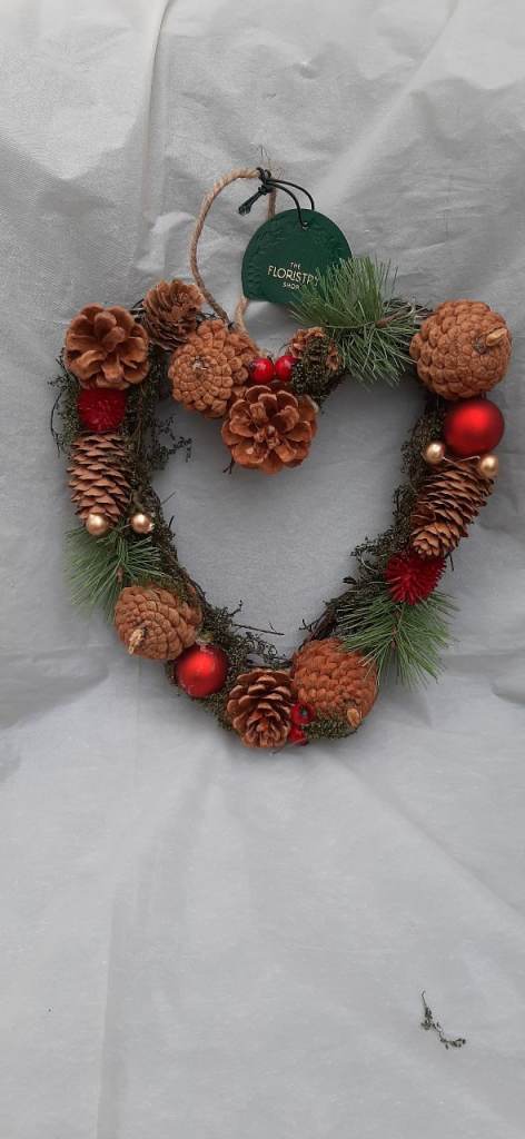 New The Floristry Heart Shaped Christmas Wreath