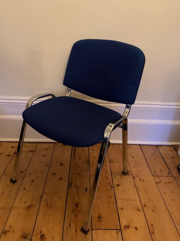 4 Stackable office chairs