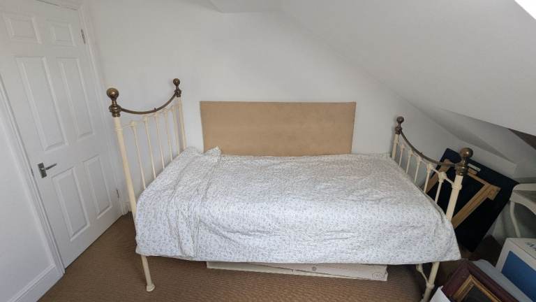 Vintage Metal Bed Frame (single)