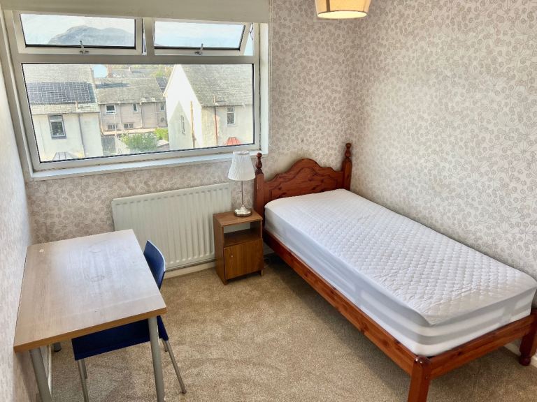 A Single room near Edinburgh university 