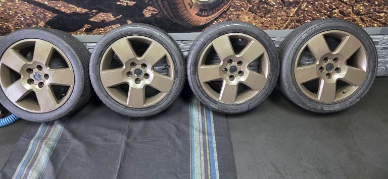 Skoda Genuine 17 alloy wheels + 4 x tyres 225 45 17