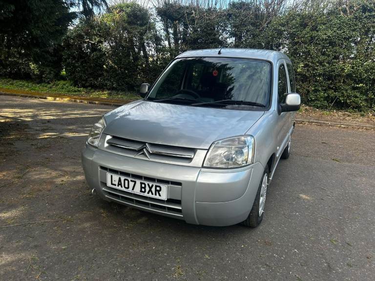 🚐 Meet “Bernie” – Our Beloved Family Wagon Looking for a New Home 🚐